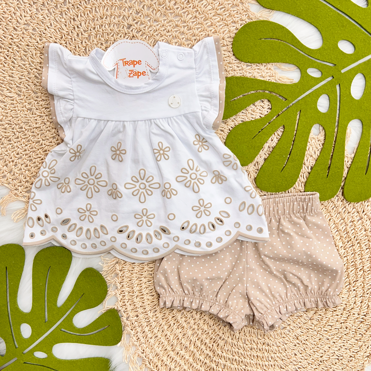 Conj. Batinha Flores em Lese e Short Poá - Areia e Branco